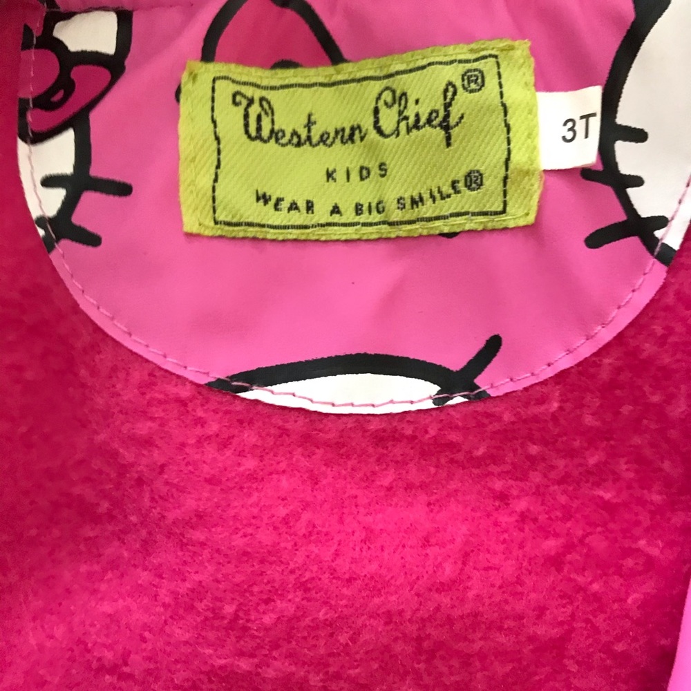 Pink rain jacket - Picture 4 of 5